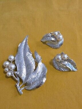 Vintage 1963 "Silvery Splendor" costume jewelry set designed by Sarah Coventry